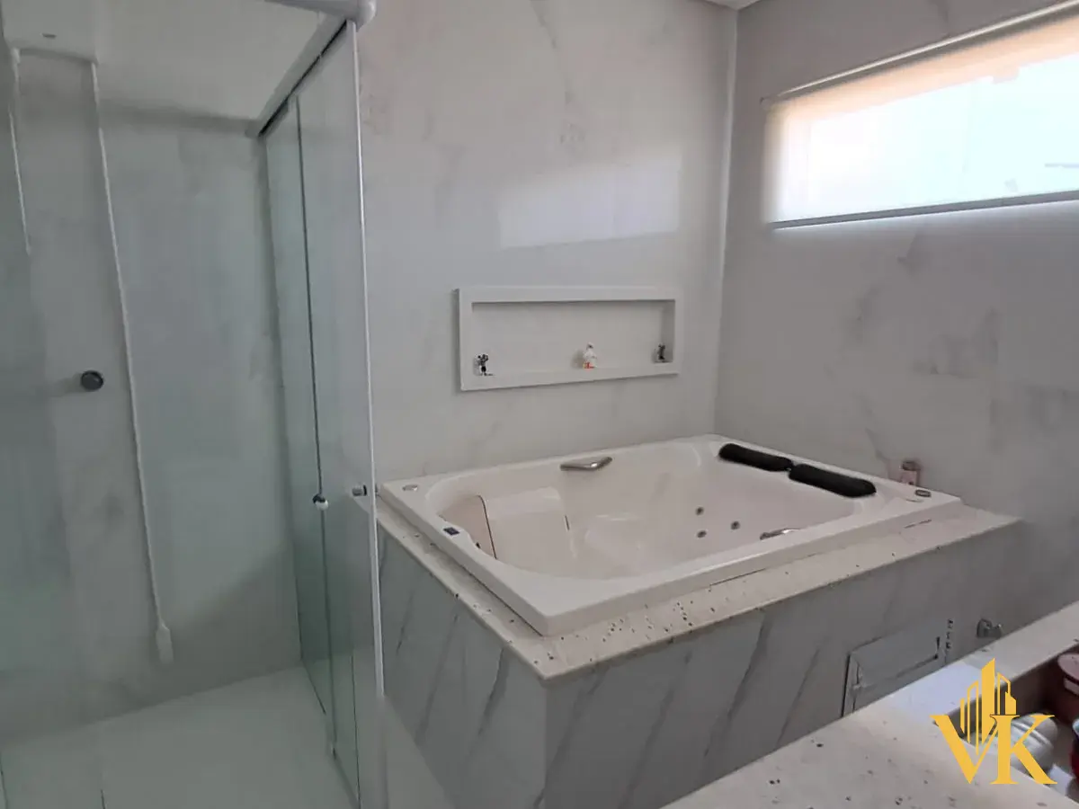 Magnífico Sobrado de Alto Padrão com Piscina e Hidromassagem em Barra Velha | Terreno 300m² e 5 Vagas