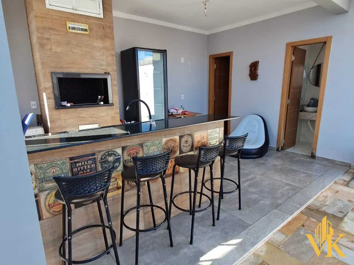 Magnífico Sobrado de Alto Padrão com Piscina e Hidromassagem em Barra Velha | Terreno 300m² e 5 Vagas