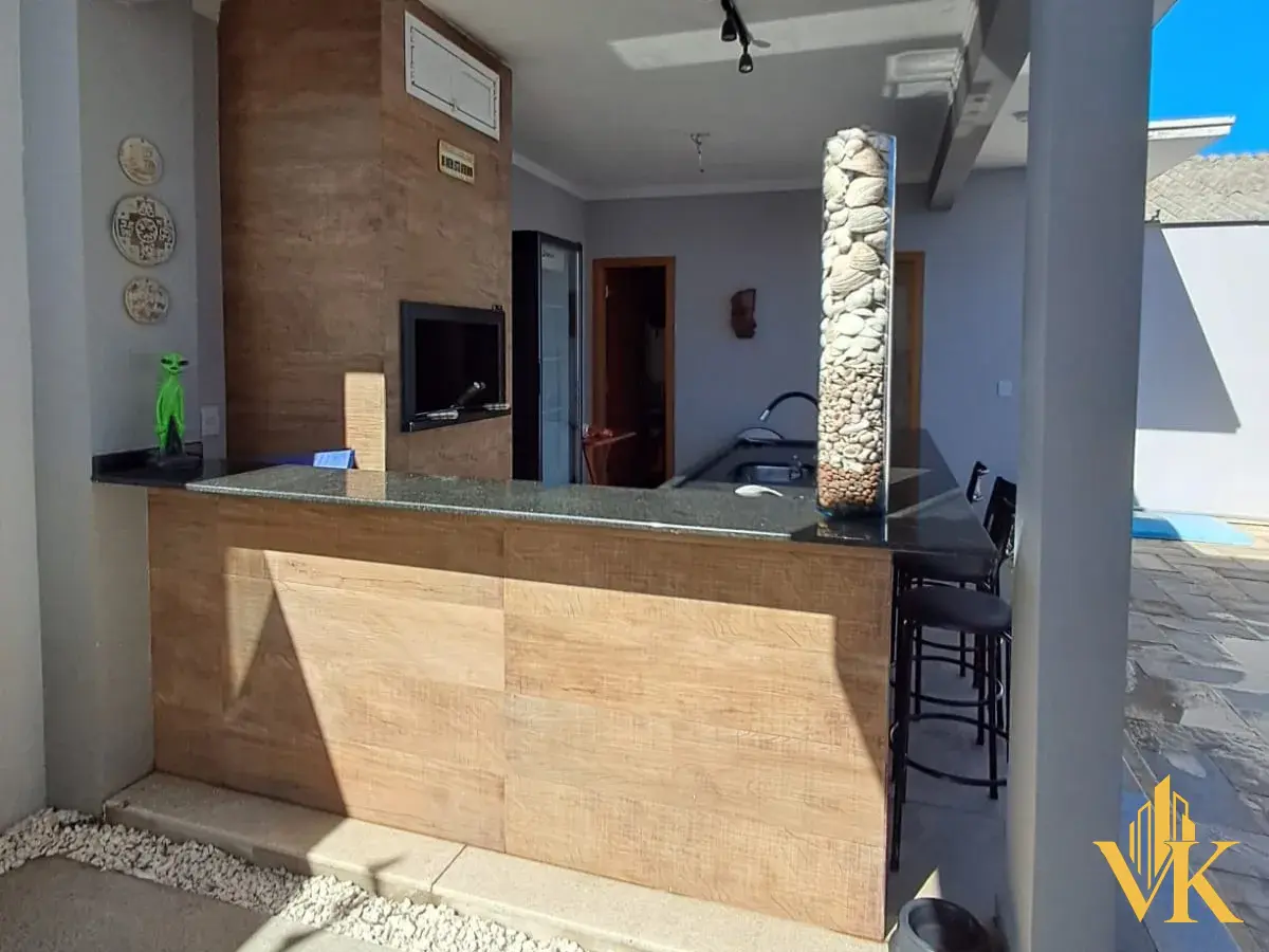 Magnífico Sobrado de Alto Padrão com Piscina e Hidromassagem em Barra Velha | Terreno 300m² e 5 Vagas