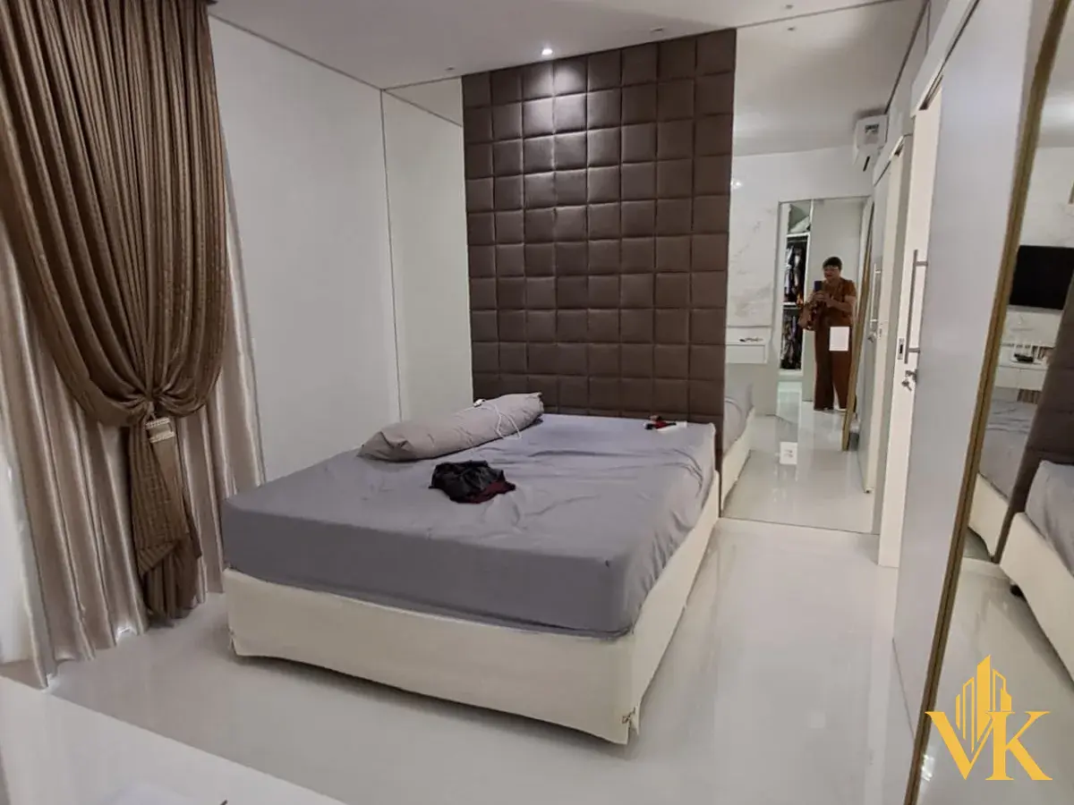 Magnífico Sobrado de Alto Padrão com Piscina e Hidromassagem em Barra Velha | Terreno 300m² e 5 Vagas