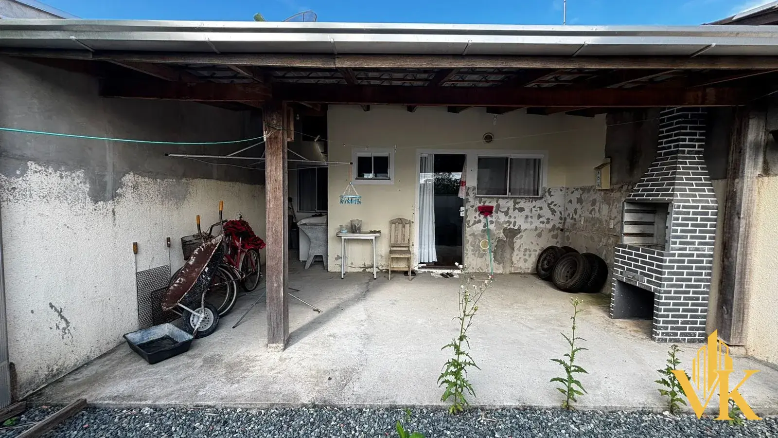 Casa com Suíte e Área de Lazer a 650m da Praia | Oportunidade por 420 Mil
