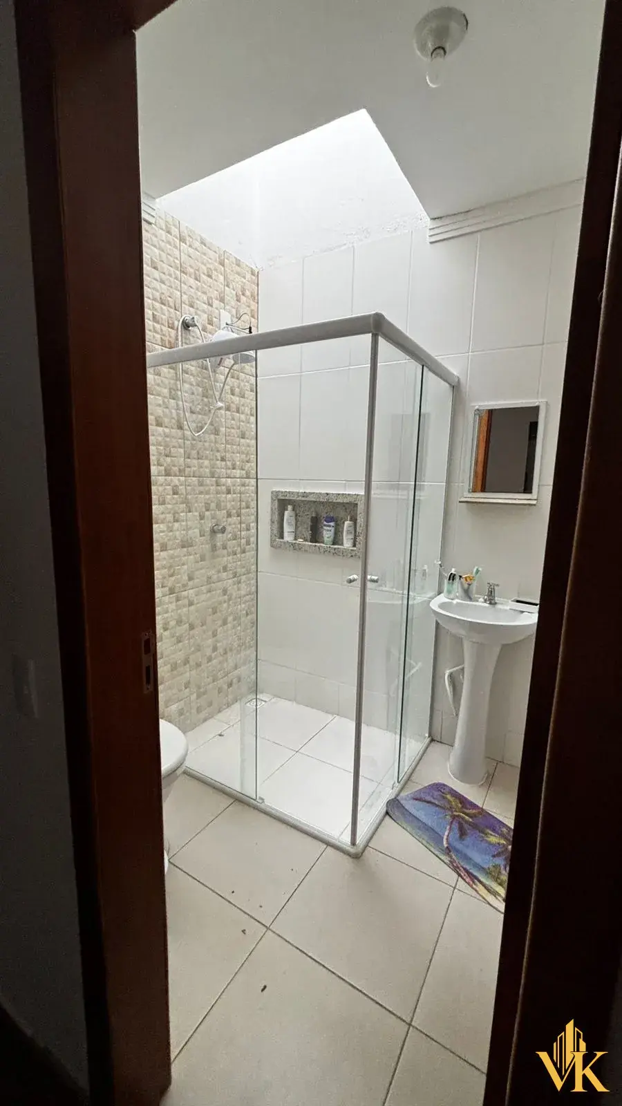 Casa com Suíte e Área de Lazer a 650m da Praia | Oportunidade por 420 Mil