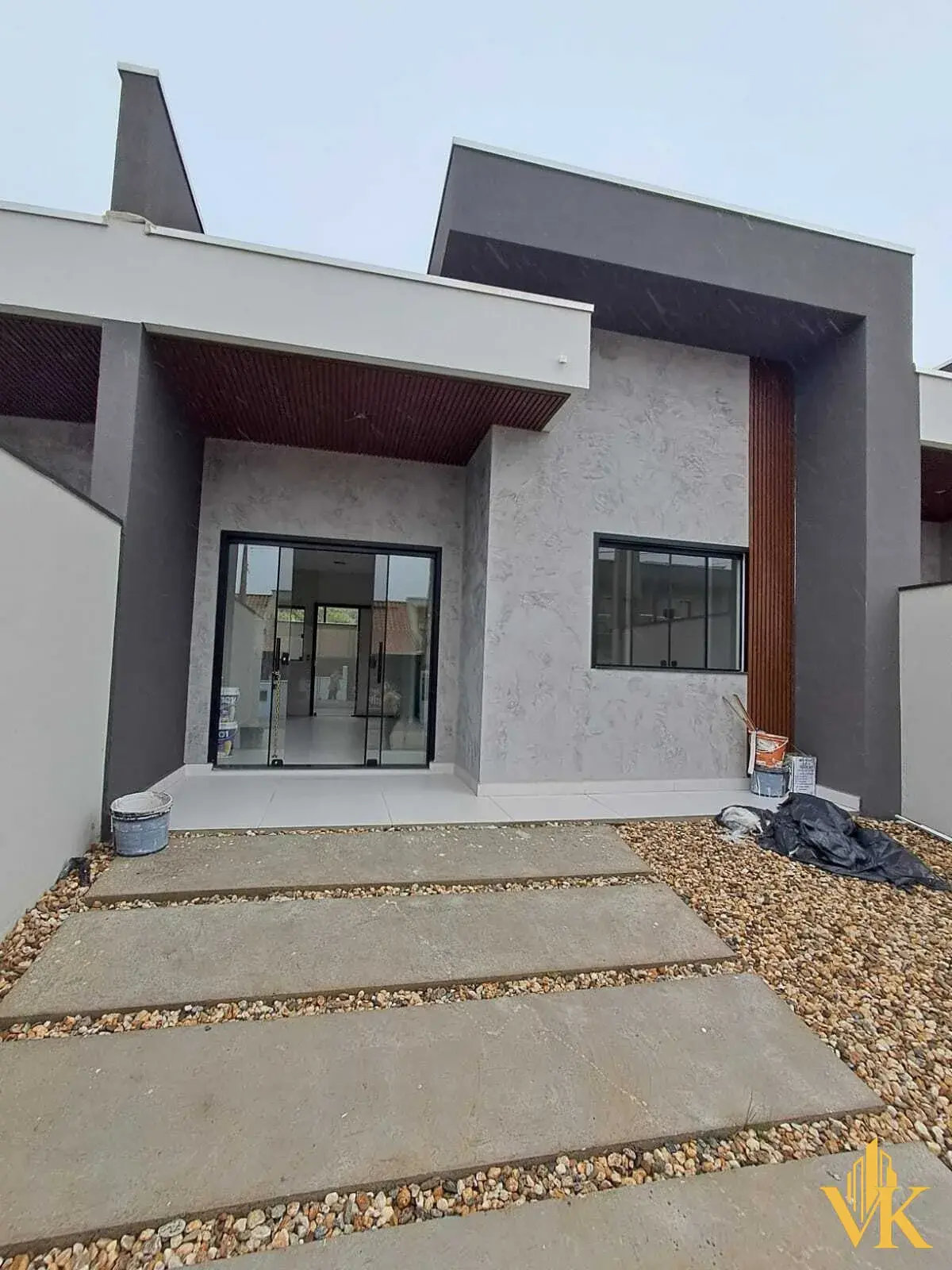 Casa Geminada Nova com Terreno de 300m² | 2 Quartos (1 Suíte) por R$ 350 Mil