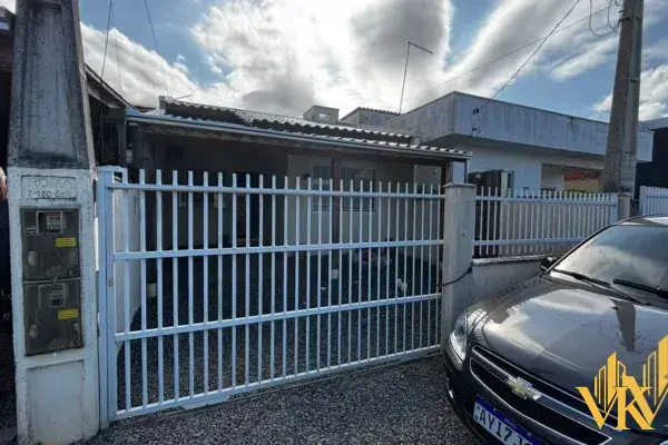fachada rua portao branco casa 2 quartos area lazer 650m praia sc