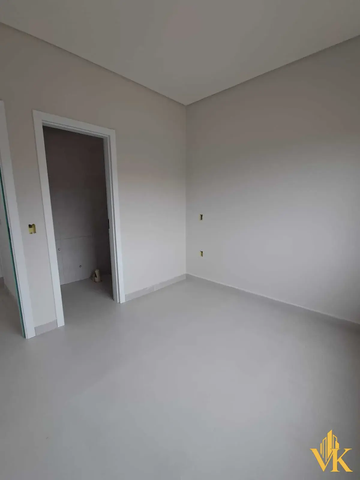Casa Geminada Nova com Terreno de 300m² | 2 Quartos (1 Suíte) por R$ 350 Mil