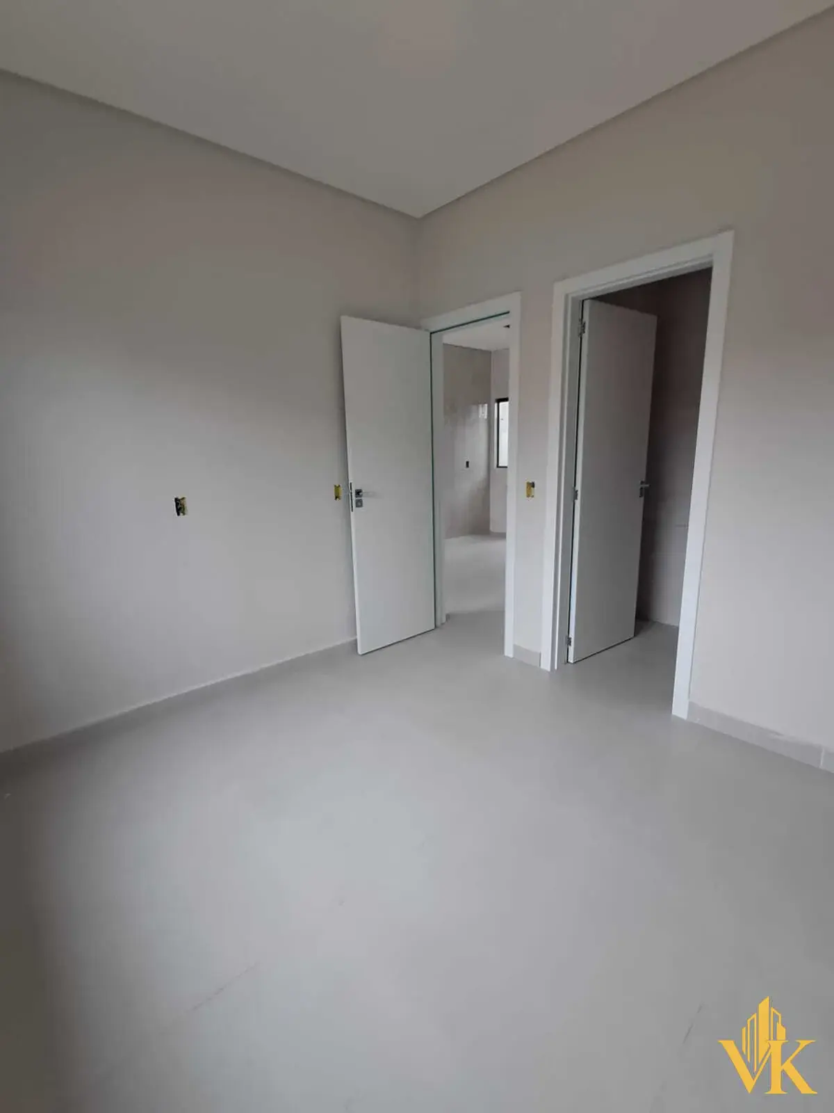 Casa Geminada Nova com Terreno de 300m² | 2 Quartos (1 Suíte) por R$ 350 Mil